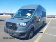 ✅ 2021 Ford Transit Cargo • VIN: 1FTBR3X87MKA56961 • Lot: 41671753. Wystawiony na IAAI z przebiegiem 93 912 mil. Bezpłatny archiwum sprzedaży aukcyjnych z USA i szczegółowy raport historii pojazdu na DreamBid. Zdjęcie 17.