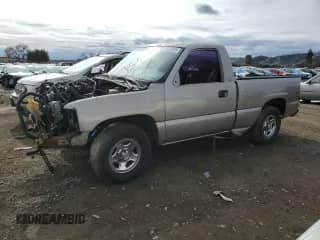 1999 Chevrolet Silverado 1500 LS z VIN 1GCEC14V4XZ192201, wystawiony jako Copart lot #45200545 z przebiegiem Nie podano mil oraz Szkoda całkowita • Salvage title. Historia ofert i sprzedaży dostępna na DreamBid. Obrazek 1.