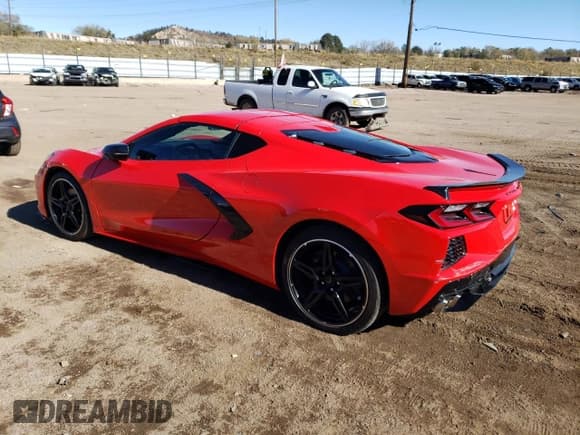 ✅ 2022 Chevrolet Corvette 2LT • VIN: 1G1YB2D42N5109178 • Лот: 80238914. Опубликован ранее на Copart с пробегом 2 428 миль. Бесплатный доступ к архиву аукционных продаж из США и подробный отчёт об истории автомобиля на DreamBid. Изображение 2.