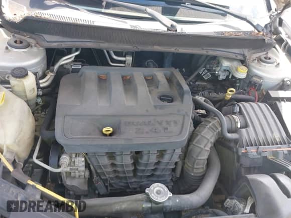 2010 Dodge Avenger SXT with VIN 1B3CC4FB2AN101552, listed as a IAAI auction lot 43498881 with 214,721 mi miles and . Bid and sale history available at DreamBid. Image 10.