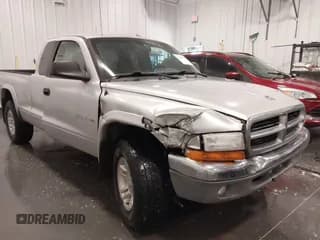 ✅ 2001 Dodge Dakota • VIN: 1B7GG22X21S138063 • Lot: 41998737. Wystawiony na IAAI z przebiegiem 210 178 mil. Bezpłatny archiwum sprzedaży aukcyjnych z USA i szczegółowy raport historii pojazdu na DreamBid. Zdjęcie 6.