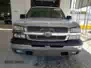 ✅ 2005 Chevrolet Silverado 1500 Z71 • VIN: 1GCEK19B75E118289 • Lot: 72653704. Wystawiony na Copart z przebiegiem 332 872 mil mil. Skorzystaj z bezpłatnego archiwum sprzedaży aukcyjnych z USA i zobacz szczegółowy raport historii pojazdu na DreamBid. Zdjęcie 5.