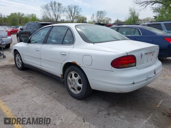 ✅ 1999 Oldsmobile Intrigue GX • VIN: 1G3WH52K0XF325527 • Lot: 42026992. Wystawiony na IAAI z przebiegiem 188 092 mil. Bezpłatny archiwum sprzedaży aukcyjnych z USA i szczegółowy raport historii pojazdu na DreamBid. Zdjęcie 3.