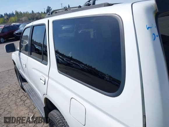 ✅ 1998 Toyota 4Runner SR5 • VIN: JT3GN86R5W0057330 • Lot: 41970134. Wystawiony na IAAI z przebiegiem 252 753 mil. Bezpłatny archiwum sprzedaży aukcyjnych z USA i szczegółowy raport historii pojazdu na DreamBid. Zdjęcie 17.