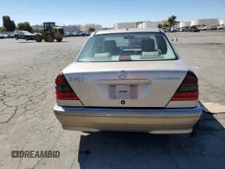 ✅ 2000 Mercedes-Benz C 230 Kompressor • VIN: WDBHA24G5YA826317 • Lot: 69146854. Wystawiony na Copart z przebiegiem 103 928 mil. Bezpłatny archiwum sprzedaży aukcyjnych z USA i szczegółowy raport historii pojazdu na DreamBid. Zdjęcie 6.