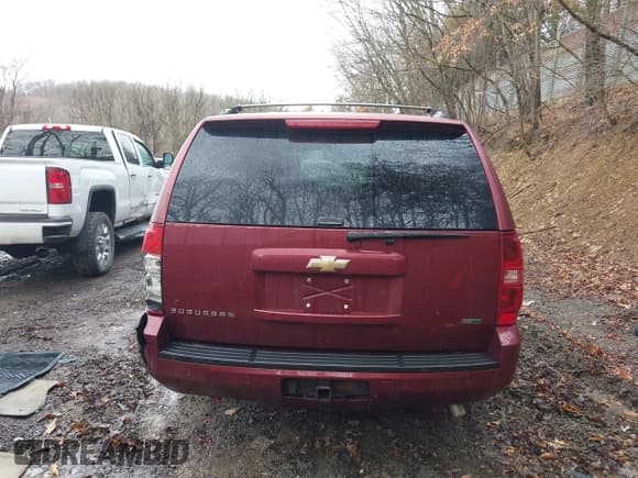 ✅ 2008 Chevrolet Suburban LTZ • VIN: 1GNFK16368R200844 • Lot: 41722464. Listed on IAAI with 381,802 mi. Free auction sales archive from the USA and detailed vehicle history report at DreamBid. Image 17.