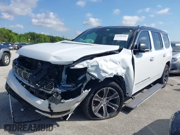 ✅ 2023 Jeep Grand Wagoneer • VIN: 1C4SJVEJ7PS570435 • Лот: 42289466. Опубликован ранее на IAAI с пробегом Не указан. Бесплатный доступ к архиву аукционных продаж из США и подробный отчёт об истории автомобиля на DreamBid. Изображение 2.