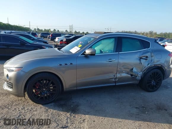 ✅ 2019 Maserati Levante S • VIN: ZN661YUA5KX314504 • Lot: 41577303. Listed on IAAI with 89,908 mi. Free auction sales archive from the USA and detailed vehicle history report at DreamBid. Image 14.