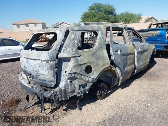 ✅ 2012 Ford Explorer • VIN: 1FMHK7B81CGA73555 • Lot: 43305967. Listed on IAAI with Not provided. Free auction sales archive from the USA and detailed vehicle history report at DreamBid. Image 4.