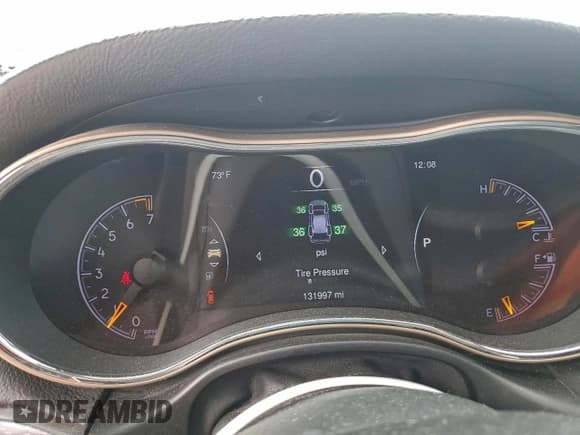 ✅ 2015 Jeep Grand Cherokee Limited • VIN: 1C4RJEBG5FC681324 • Лот: 94298275. Опубликован ранее на Copart с пробегом 131 997 миль. Бесплатный доступ к архиву аукционных продаж из США и подробный отчёт об истории автомобиля на DreamBid. Изображение 9.