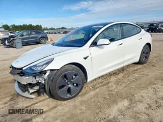 ✅ 2021 Tesla Model 3 Long Range • VIN: 5YJ3E1EB8MF849296 • Lot: 81868035. Wystawiony na Copart z przebiegiem 45 401 mil. Bezpłatny archiwum sprzedaży aukcyjnych z USA i szczegółowy raport historii pojazdu na DreamBid. Zdjęcie 1.