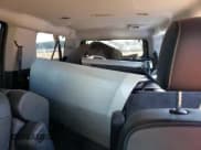 ✅ 2017 Chevrolet Suburban Premier • VIN: 1GNSKJKC7HR143736 • Lot: 69803354. Wystawiony na Copart z przebiegiem 112 993 mil. Bezpłatny archiwum sprzedaży aukcyjnych z USA i szczegółowy raport historii pojazdu na DreamBid. Zdjęcie 10.