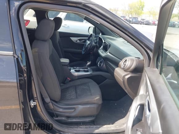 ✅ 2020 Chevrolet Blazer LT • VIN: 3GNKBHRS4LS608775 • Lot: 42191911. Listed on IAAI with 58,148 mi. Free auction sales archive from the USA and detailed vehicle history report at DreamBid. Image 5.