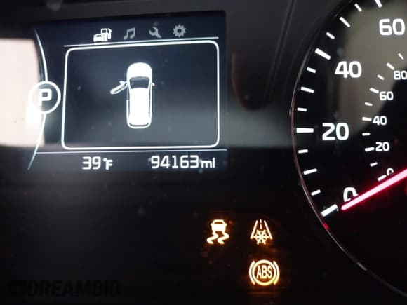 ✅ 2017 Kia Sorento LX • VIN: 5XYPGDA5XHG291740 • Lot: 43742487. Listed on IAAI with 94,163 mi. Free auction sales archive from the USA and detailed vehicle history report at DreamBid. Image 7.