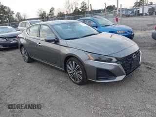 ✅ 2023 Nissan Altima SL • VIN: 1N4BL4EW7PN389601 • Lot: 43759192. Wystawiony na IAAI z przebiegiem 18 136 mil. Bezpłatny archiwum sprzedaży aukcyjnych z USA i szczegółowy raport historii pojazdu na DreamBid. Zdjęcie 1.