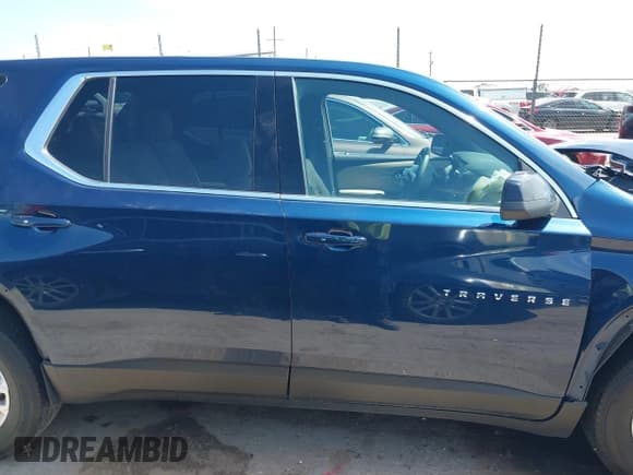 ✅ 2023 Chevrolet Traverse LS • VIN: 1GNERFKW3PJ171353 • Lot: 43230525. Wystawiony na IAAI z przebiegiem 47 401 mil. Bezpłatny archiwum sprzedaży aukcyjnych z USA i szczegółowy raport historii pojazdu na DreamBid. Zdjęcie 14.