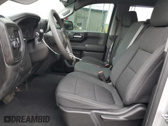 ✅ 2020 Chevrolet Silverado 1500 Custom • VIN: 1GCPWBEF1LZ249428 • Lot: 60646034. Wystawiony na Copart z przebiegiem 19 450 mil. Bezpłatny archiwum sprzedaży aukcyjnych z USA i szczegółowy raport historii pojazdu na DreamBid. Zdjęcie 7.