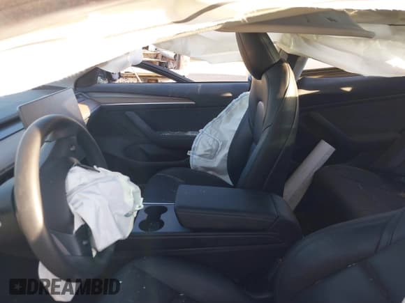 ✅ 2023 Tesla Model 3 • VIN: 5YJ3E1EA3PF641256 • Lot: 41626795. Wystawiony na IAAI z przebiegiem 13 334 mil. Bezpłatny archiwum sprzedaży aukcyjnych z USA i szczegółowy raport historii pojazdu na DreamBid. Zdjęcie 5.
