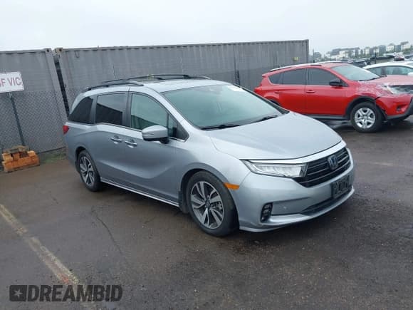 ✅ 2021 Honda Odyssey Touring • VIN: 5FNRL6H84MB039466 • Lot: 43274126. Wystawiony na IAAI z przebiegiem 74 922 mil. Bezpłatny archiwum sprzedaży aukcyjnych z USA i szczegółowy raport historii pojazdu na DreamBid. Zdjęcie 1.