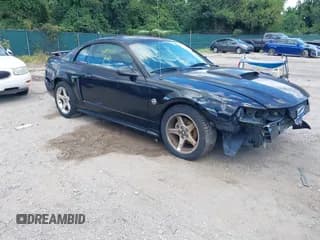 ✅ 2004 Ford Mustang GT Deluxe • VIN: 1FAFP42X54F210951 • Lot: 43093488. Wystawiony na IAAI z przebiegiem 103 656 mil. Bezpłatny archiwum sprzedaży aukcyjnych z USA i szczegółowy raport historii pojazdu na DreamBid. Zdjęcie 1.