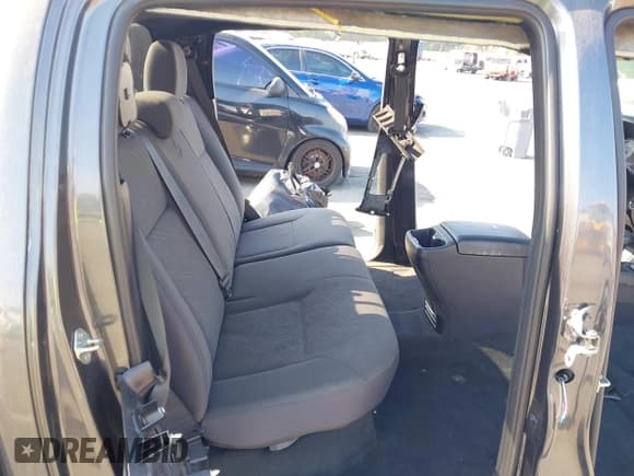 ✅ 2017 Toyota Tacoma SR5 • VIN: 3TMBZ5DN5HM009724 • Lot: 43084042. Listed on IAAI with Not provided. Free auction sales archive from the USA and detailed vehicle history report at DreamBid. Image 8.