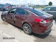 ✅ 2019 Kia Optima S • VIN: 5XXGT4L3XKG359697 • Lot: 42895136. Wystawiony na IAAI z przebiegiem 105 207 mil. Bezpłatny archiwum sprzedaży aukcyjnych z USA i szczegółowy raport historii pojazdu na DreamBid. Zdjęcie 3.