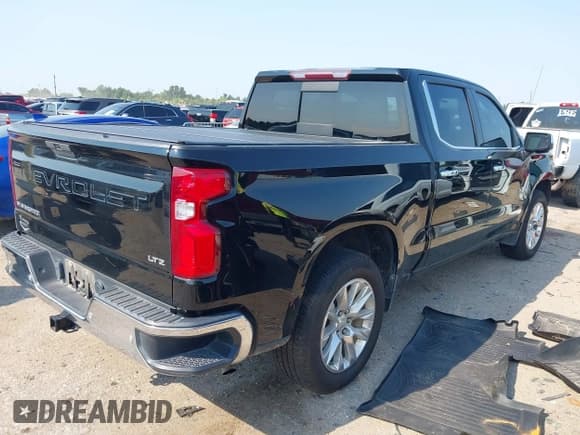 ✅ 2021 Chevrolet Silverado 1500 LTZ • VIN: 3GCPWEED0MG213277 • Lot: 43052668. Wystawiony na IAAI z przebiegiem 91 117 mil. Bezpłatny archiwum sprzedaży aukcyjnych z USA i szczegółowy raport historii pojazdu na DreamBid. Zdjęcie 4.