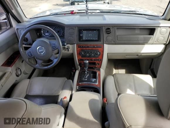 ✅ 2006 Jeep Commander Limited • VIN: 1J8HG58236C139928 • Lot: 71456154. Wystawiony na Copart z przebiegiem 197 697 mil. Bezpłatny archiwum sprzedaży aukcyjnych z USA i szczegółowy raport historii pojazdu na DreamBid. Zdjęcie 8.