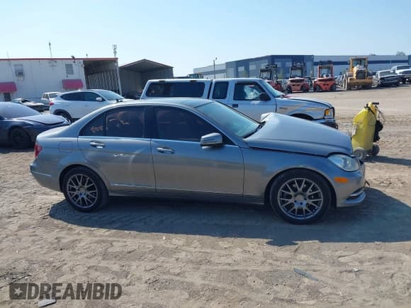 ✅ 2012 Mercedes-Benz C 300 Sport • VIN: WDDGF8BB9CR197914 • Lot: 42187624. Listed on IAAI with 121,196 mi. Free auction sales archive from the USA and detailed vehicle history report at DreamBid. Image 13.