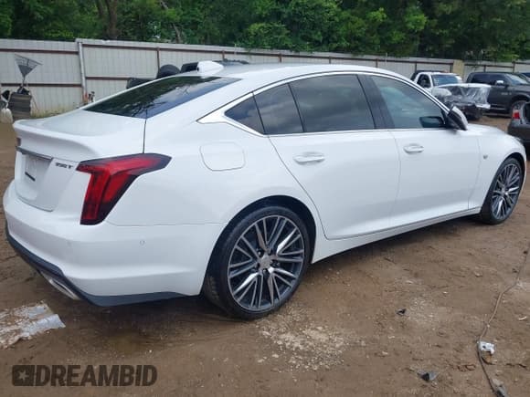 ✅ 2024 Cadillac CT5 Premium Luxury • VIN: 1G6DN5RK5R0113723 • Lot: 42404810. Wystawiony na IAAI z przebiegiem Nie podano. Bezpłatny archiwum sprzedaży aukcyjnych z USA i szczegółowy raport historii pojazdu na DreamBid. Zdjęcie 4.