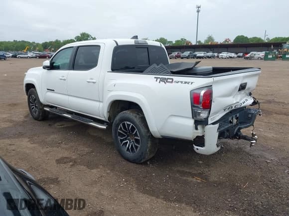 ✅ 2020 Toyota Tacoma SR5 • VIN: 5TFAZ5CNXLX089716 • Lot: 42344679. Listed on IAAI with 188,172 mi. Free auction sales archive from the USA and detailed vehicle history report at DreamBid. Image 3.