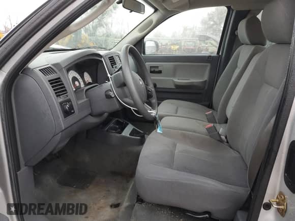 2006 Dodge Dakota ST z VIN 1D7HE22K96S532249, wystawiony jako Copart lot #81780264 z przebiegiem 98 869 mil mil oraz Szkoda całkowita • Salvage title. Historia ofert i sprzedaży dostępna na DreamBid. Obrazek 7.