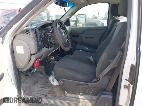 ✅ 2012 Chevrolet Silverado 2500HD • VIN: 1GB2KVCG3CZ337730 • Lot: 43269374. Wystawiony na IAAI z przebiegiem Nie podano. Bezpłatny archiwum sprzedaży aukcyjnych z USA i szczegółowy raport historii pojazdu na DreamBid. Zdjęcie 5.