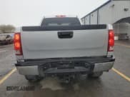 ✅ 2014 GMC Sierra 2500HD SLT • VIN: 1GT121E8XEF177856 • Lot: 80643885. Wystawiony na Copart z przebiegiem 377 419 mil. Bezpłatny archiwum sprzedaży aukcyjnych z USA i szczegółowy raport historii pojazdu na DreamBid. Zdjęcie 6.