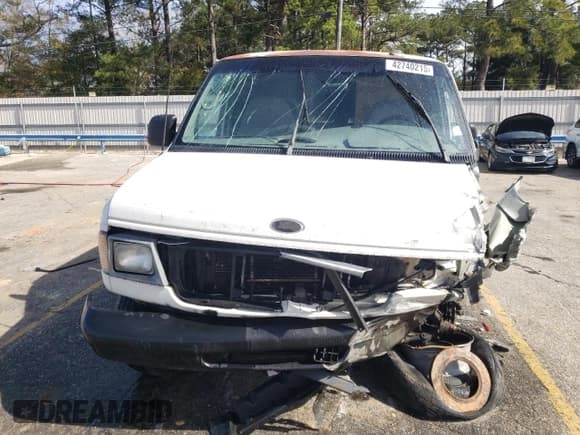 ✅ 2001 Ford Econoline Cargo • VIN: 1FTNE24231HA29557 • Lot: 42740215. Wystawiony na Copart z przebiegiem 261 122 mil. Bezpłatny archiwum sprzedaży aukcyjnych z USA i szczegółowy raport historii pojazdu na DreamBid. Zdjęcie 5.