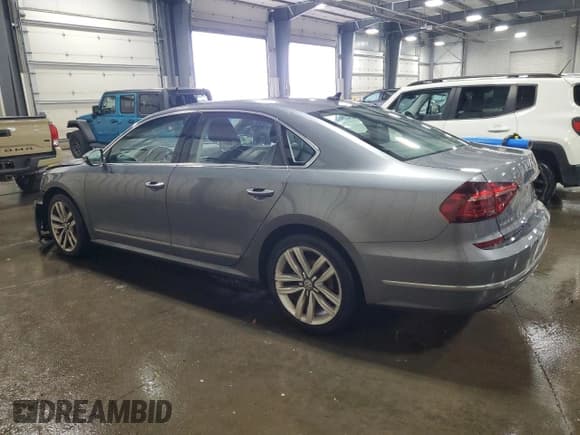 ✅ 2017 Volkswagen Passat SE • VIN: 1VWGT7A3XHC075710 • Lot: 91100665. Listed on Copart with 71,224 mi. Free auction sales archive from the USA and detailed vehicle history report at DreamBid. Image 2.