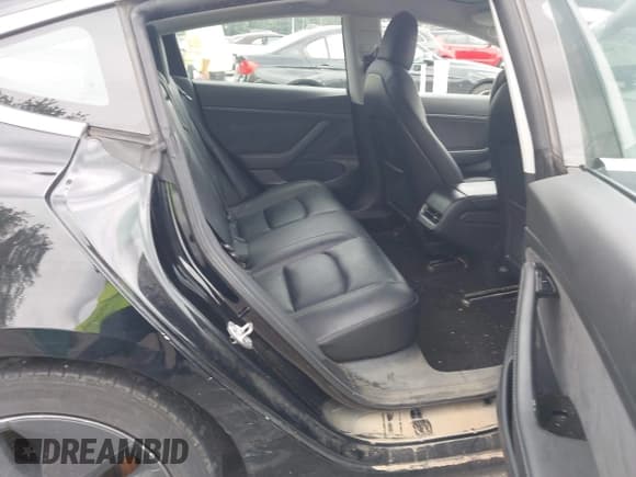 ✅ 2020 Tesla Model 3 Standard Range Plus • VIN: 5YJ3E1EA2LF792101 • Lot: 42764615. Wystawiony na IAAI z przebiegiem 128 215 mil. Bezpłatny archiwum sprzedaży aukcyjnych z USA i szczegółowy raport historii pojazdu na DreamBid. Zdjęcie 8.