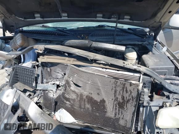 ✅ 2003 GMC Yukon XL SLT • VIN: 3GKEC16T73G112223 • Lot: 42809913. Listed on IAAI with 189,027 mi. Free auction sales archive from the USA and detailed vehicle history report at DreamBid. Image 10.