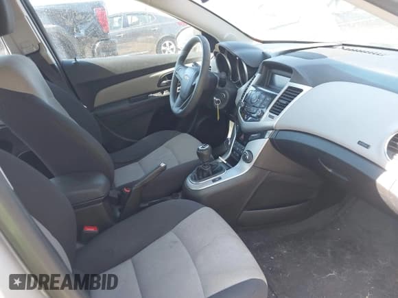 ✅ 2016 Chevrolet Cruze LS • VIN: 1G1PB5SH0G7158289 • Lot: 41822317. Listed on IAAI with 138,849 mi. Free auction sales archive from the USA and detailed vehicle history report at DreamBid. Image 5.