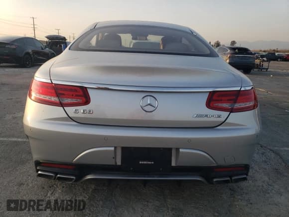 ✅ 2015 Mercedes-Benz S 63 AMG • VIN: WDDXJ7JB6FA007435 • Лот: 43662235. Опубликован ранее на Copart с пробегом 51 362 миль. Бесплатный доступ к архиву аукционных продаж из США и подробный отчёт об истории автомобиля на DreamBid. Изображение 6.