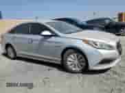 2017 Hyundai Sonata SE with VIN KMHE24L33HA063138, listed as a Copart auction lot 69301605 with 100,956 mi miles and Clean title. Bid and sale history available at DreamBid. Image 4.