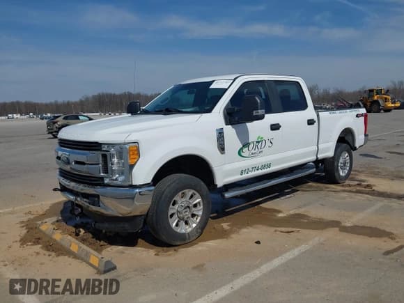 ✅ 2017 Ford F-250 Lariat • VIN: 1FT7W2B61HEC00975 • Лот: 41722767. Опубликован ранее на IAAI с пробегом 72 663 миль. Бесплатный доступ к архиву аукционных продаж из США и подробный отчёт об истории автомобиля на DreamBid. Изображение 2.