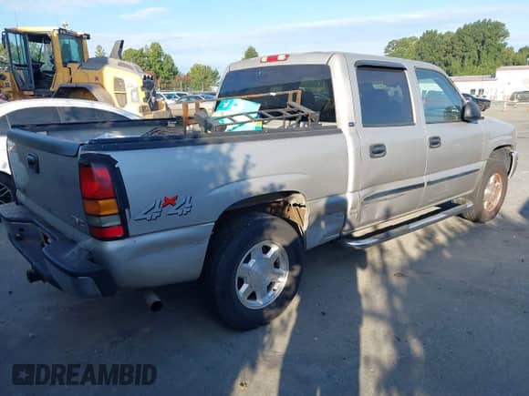 2006 GMC Sierra 1500 SLE1 с VIN 2GTEK13T761197810, выставлен на аукционе IAAI как лот 43025238 с пробегом 254 046 миль миль и . История ставок и продаж доступна на DreamBid. Изображение 4.