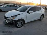 ✅ 2017 Toyota Yaris • VIN: 3MYDLBYV2HY168794 • Lot: 82632285. Wystawiony na Copart z przebiegiem 106 818 mil. Bezpłatny archiwum sprzedaży aukcyjnych z USA i szczegółowy raport historii pojazdu na DreamBid. Zdjęcie 1.