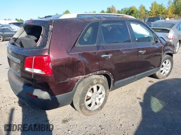 ✅ 2012 Kia Sorento LX • VIN: 5XYKT4A26CG286278 • Lot: 43229336. Listed on IAAI with 91,960 mi. Free auction sales archive from the USA and detailed vehicle history report at DreamBid. Image 4.