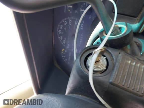 ✅ 1996 GMC Sierra 1500 • VIN: 1GTGC33R4TF018147 • Lot: 41612770. Wystawiony na IAAI z przebiegiem 106 443 mil. Bezpłatny archiwum sprzedaży aukcyjnych z USA i szczegółowy raport historii pojazdu na DreamBid. Zdjęcie 11.