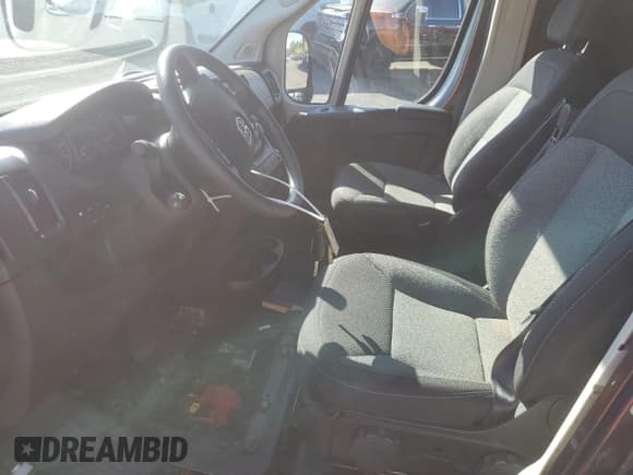 ✅ 2021 Ram ProMaster Cargo • VIN: 3C6MRVHG1ME574830 • Lot: 81255015. Wystawiony na Copart z przebiegiem 39 909 mil. Bezpłatny archiwum sprzedaży aukcyjnych z USA i szczegółowy raport historii pojazdu na DreamBid. Zdjęcie 7.