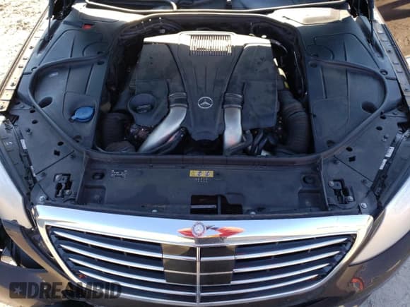 ✅ 2015 Mercedes-Benz S 550 • VIN: WDDUG8FB8FA122196 • Lot: 85013825. Wystawiony na Copart z przebiegiem 102 966 mil. Bezpłatny archiwum sprzedaży aukcyjnych z USA i szczegółowy raport historii pojazdu na DreamBid. Zdjęcie 11.