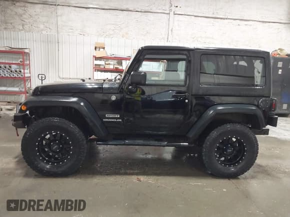 ✅ 2013 Jeep Wrangler Sport • VIN: 1C4AJWAG4DL584956 • Lot: 43605570. Wystawiony na IAAI z przebiegiem 137 607 mil. Bezpłatny archiwum sprzedaży aukcyjnych z USA i szczegółowy raport historii pojazdu na DreamBid. Zdjęcie 14.