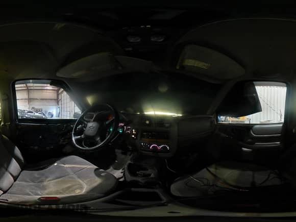 2000 Chevrolet Blazer LS с VIN 1GNCS13W7YK297644, выставлен на аукционе Copart как лот 70089505 с пробегом 264 962 миль миль и Списание • Salvage title. История ставок и продаж доступна на DreamBid. Изображение 16.